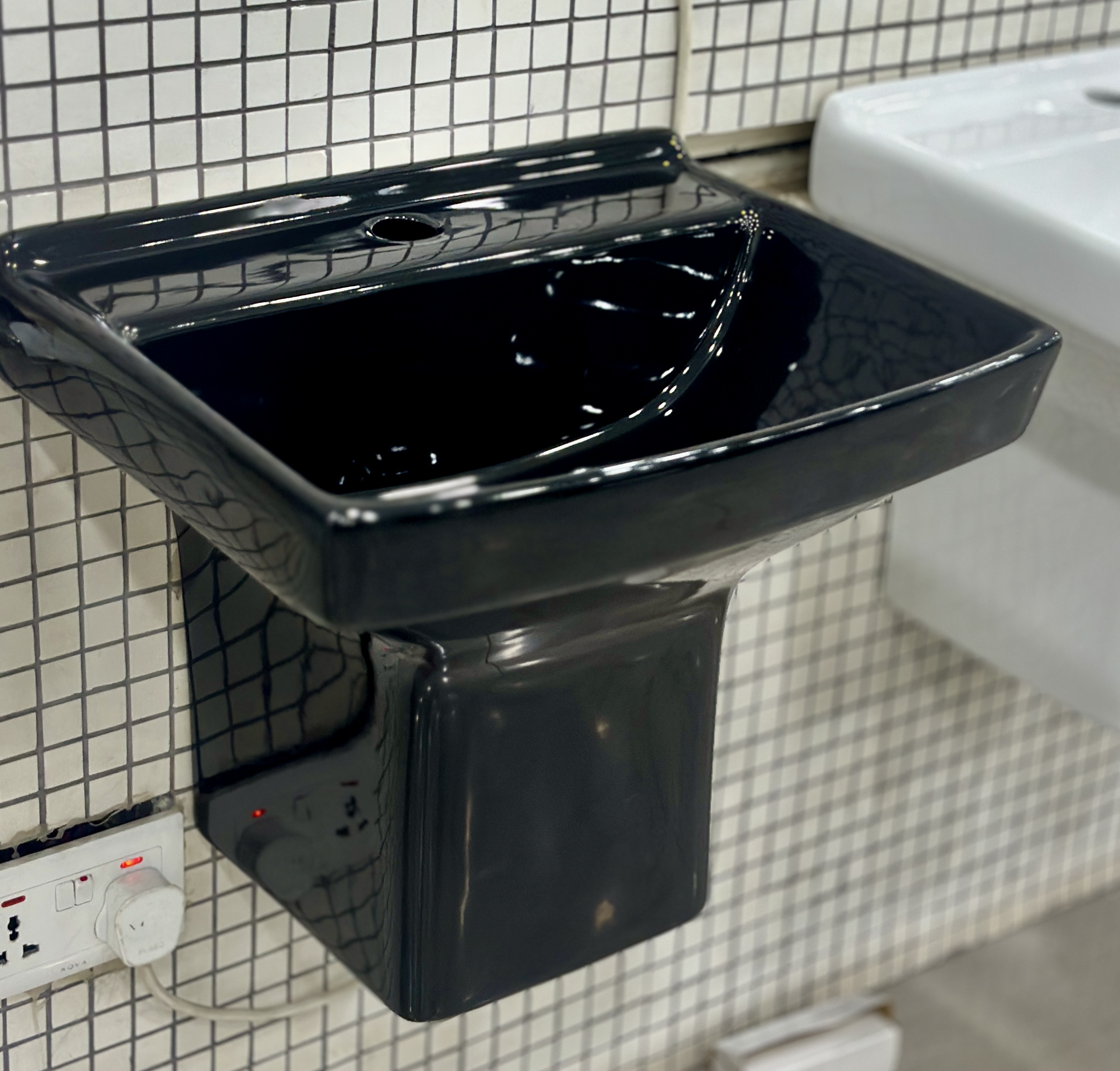 WASH BASIN 9056 BLACK 45*36CM